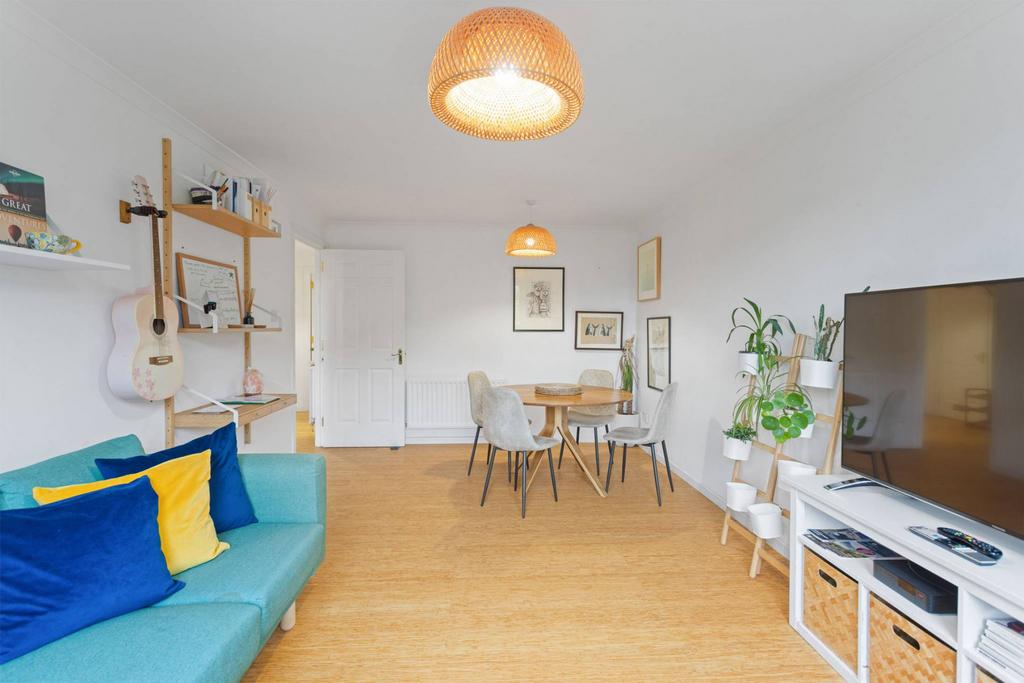 Apartment in Edinburgh, Leith Central - View 4