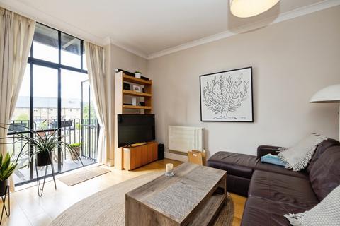 1 bedroom flat for sale, Burrells Wharf Square, London, E14