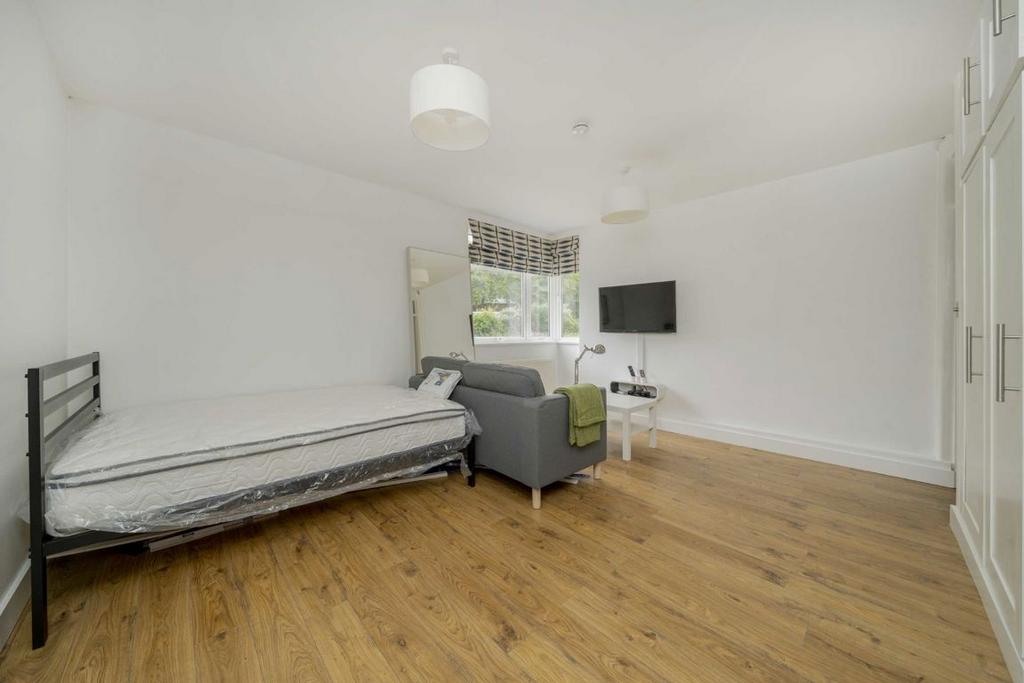 Apartment in London, Kentish Town - View 2