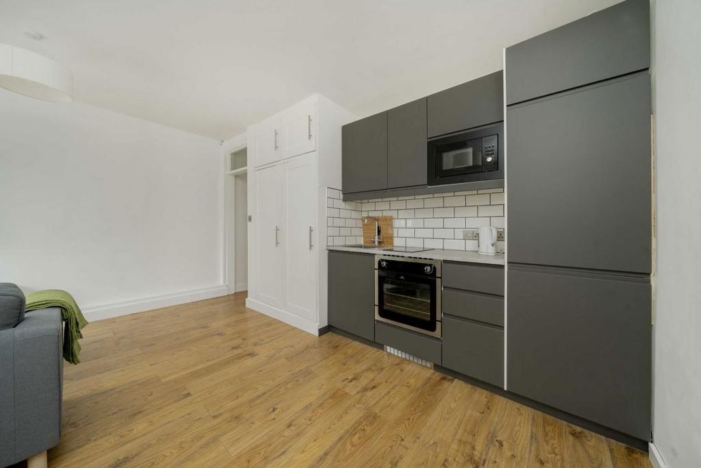 Apartment in London, Kentish Town - View 3