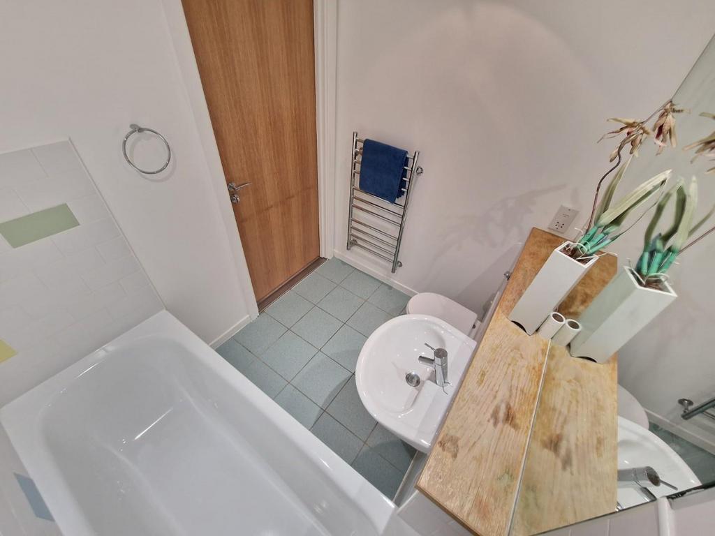 Apartment in Newcastle Upon Tyne - More