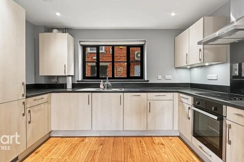 2 bedroom apartment to rent, The Courtyard, Witham