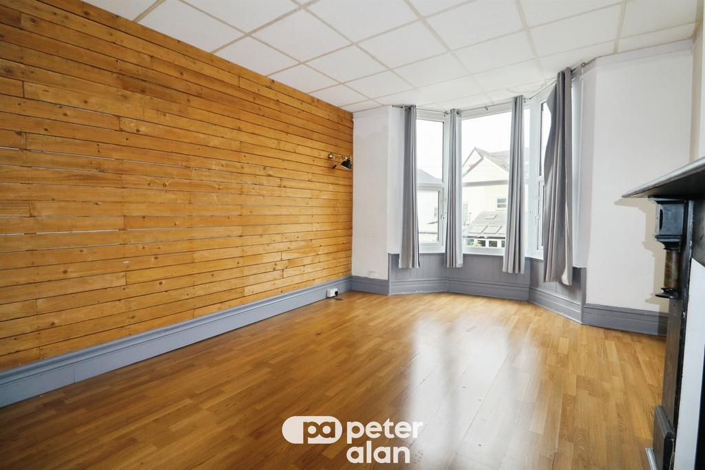 Apartment in Cardiff, Roath - View 5