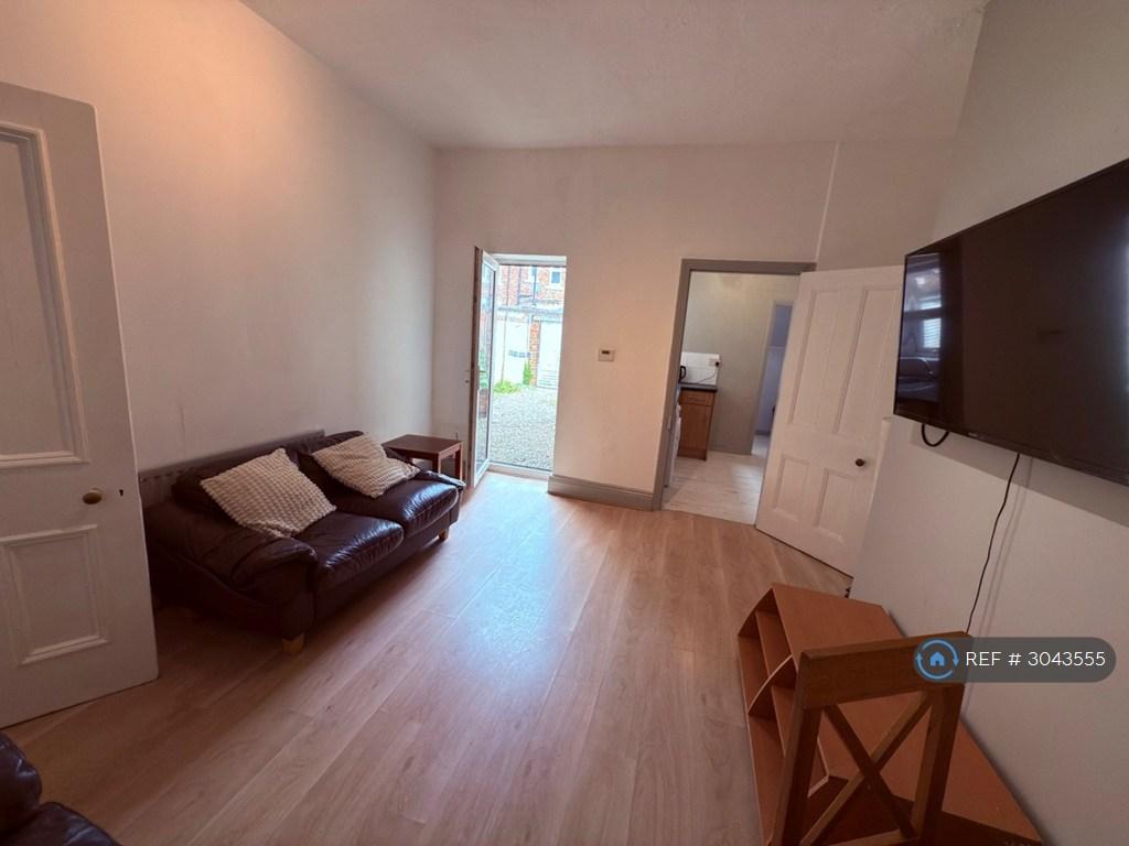 Apartment in Newcastle Upon Tyne - View 2