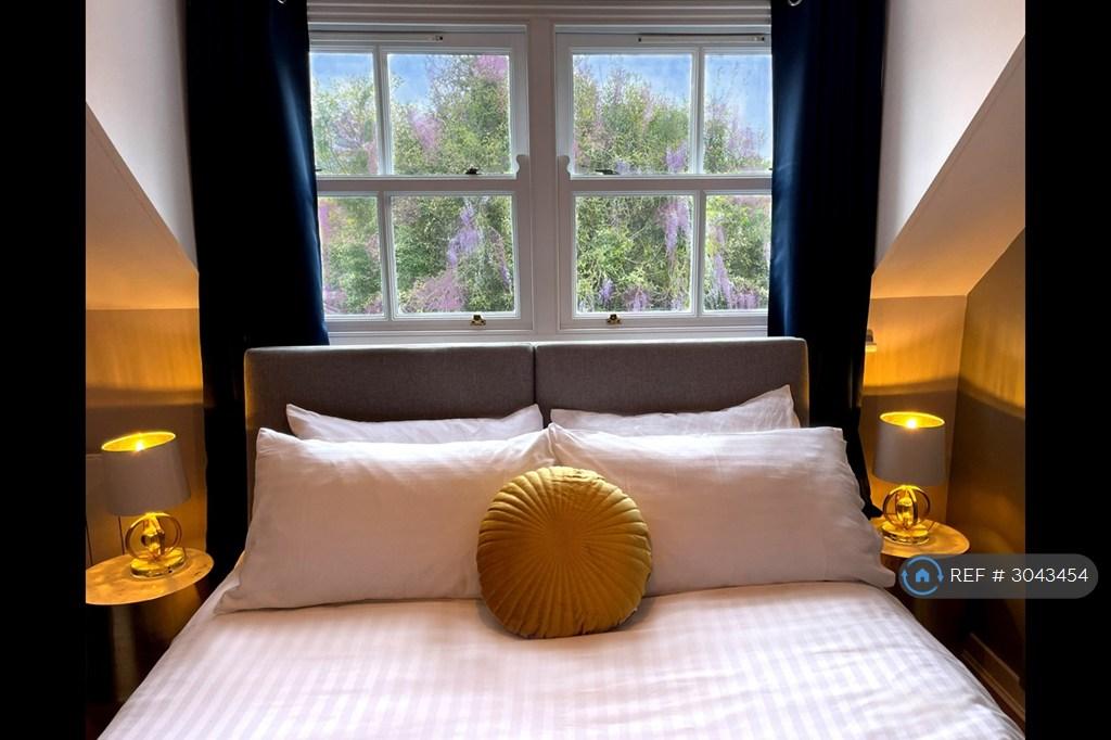 Apartment in Cambridge - View 2