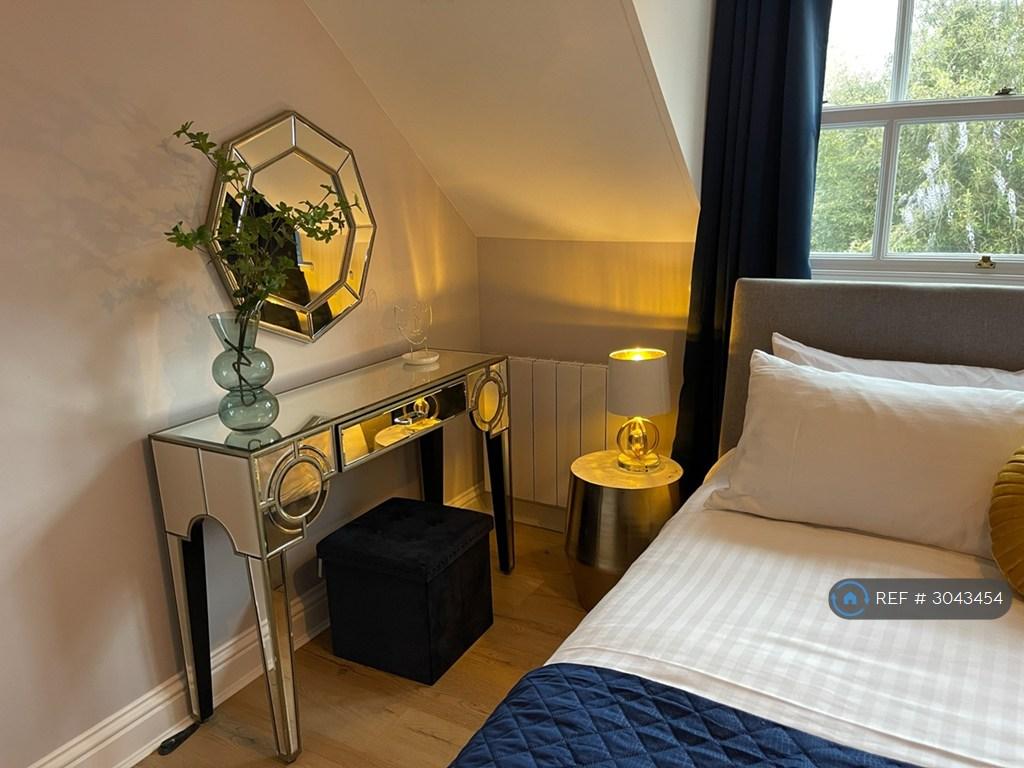 Apartment in Cambridge - View 4