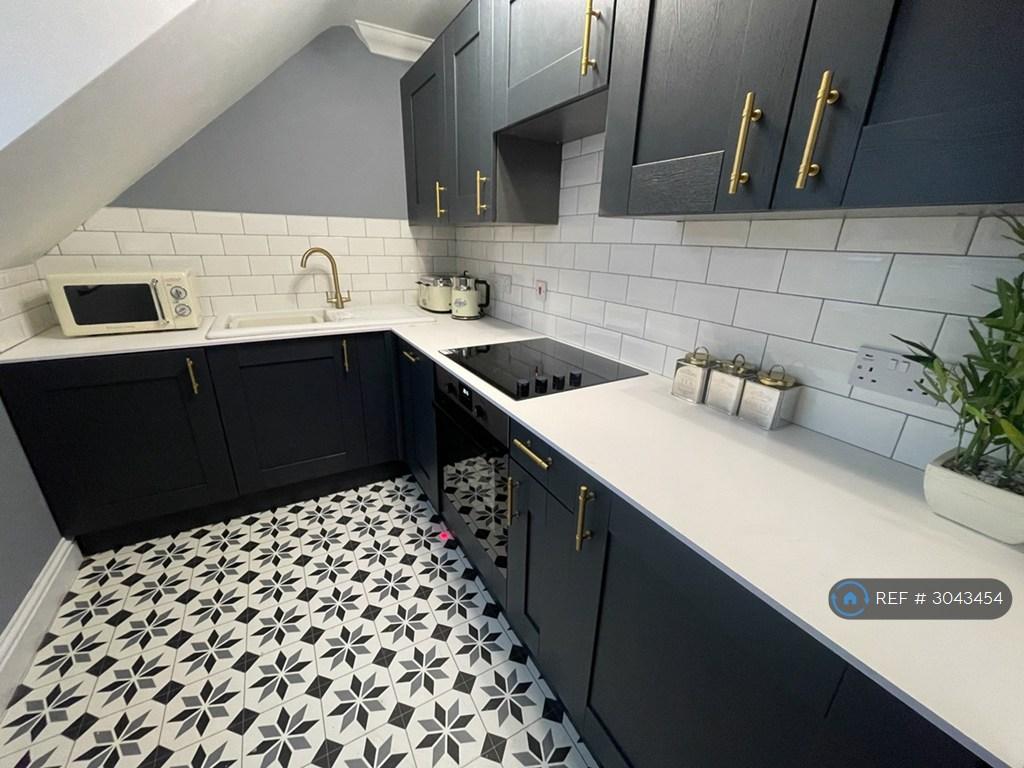 Apartment in Cambridge - View 5