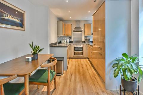 1 bedroom apartment for sale, St. Helens Mews, Brentwood