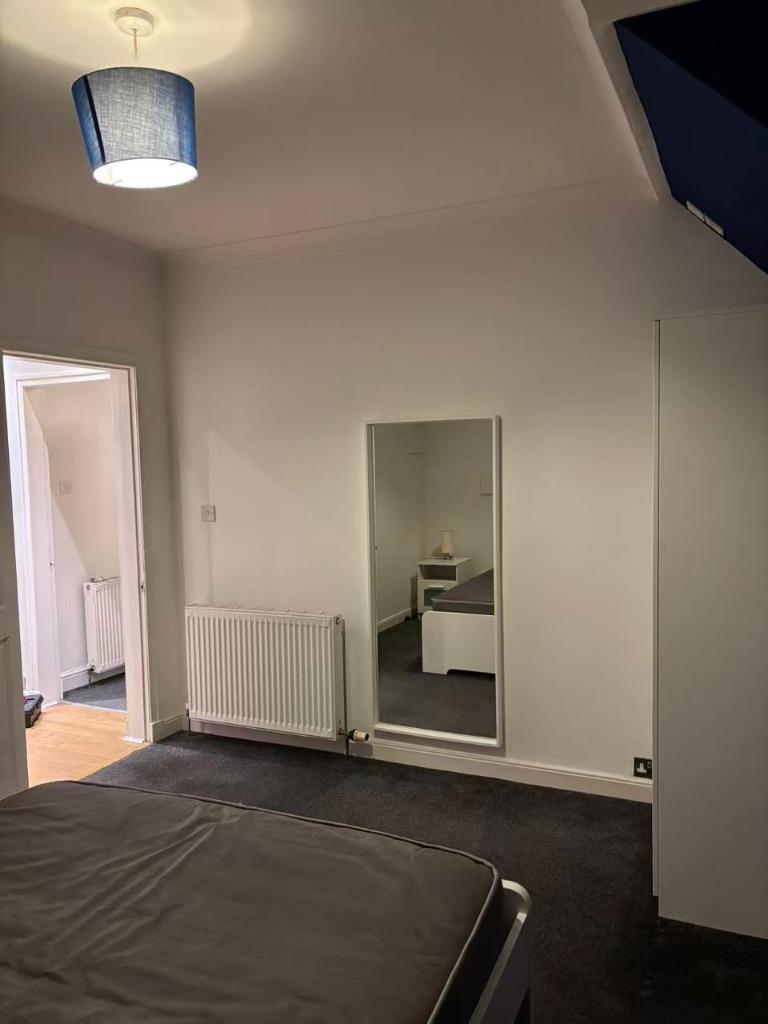 Apartment in Edinburgh, Parkhead - View 5