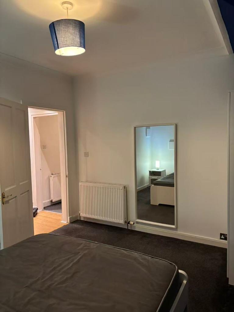 Apartment in Edinburgh, Parkhead - More