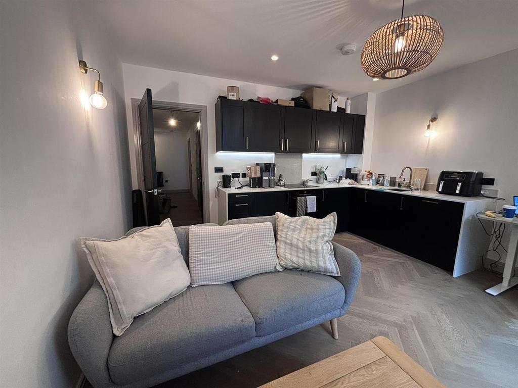 Apartment in Manchester, Northenden - View 3