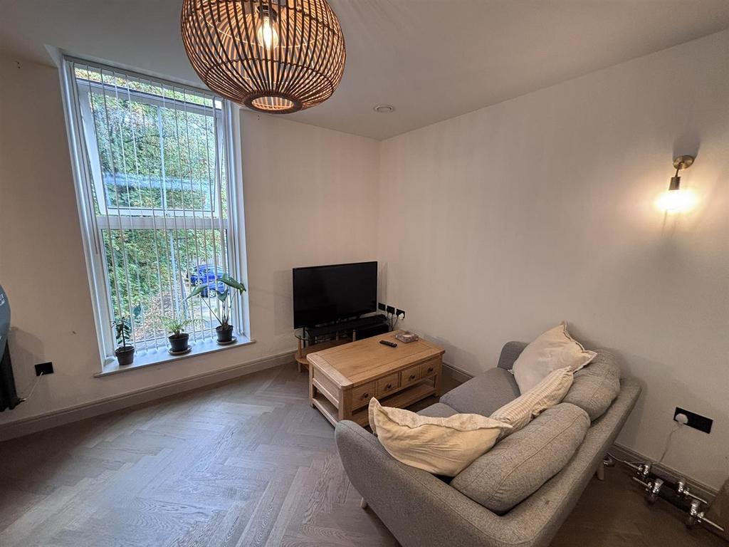 Apartment in Manchester, Northenden - View 5