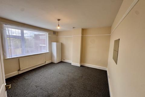 3 bedroom terraced house to rent, Tile Hill Lane, CV4
