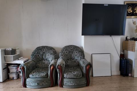 4 bedroom terraced house for sale, Wood Lane, RM8