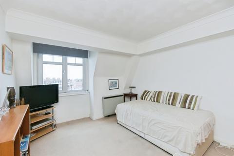 1 bedroom retirement property for sale, De La Warr Parade, Bexhill-On-Sea