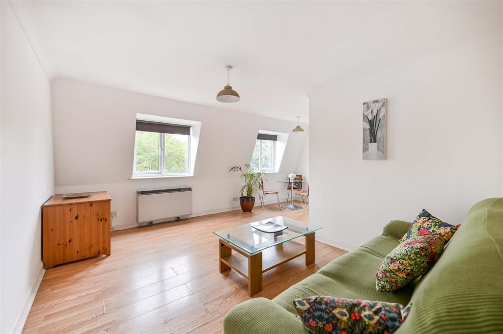 Apartment in Reading - View 2