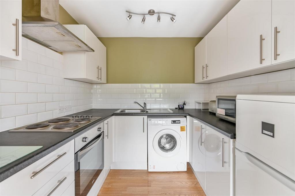Apartment in Reading - View 3