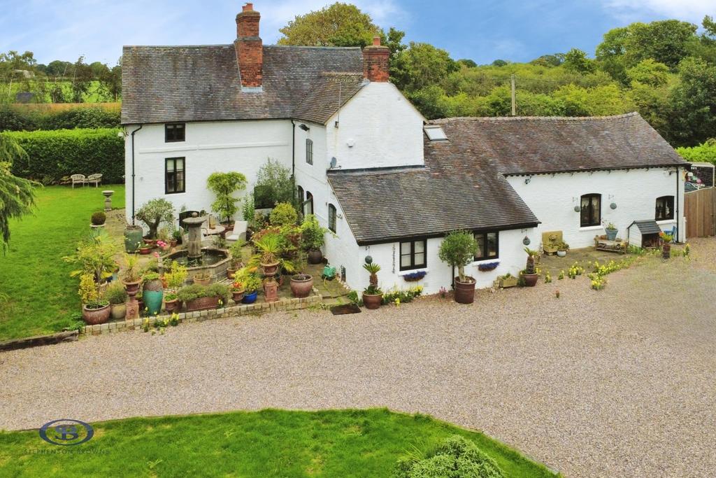 House in Hassall Green, Malkins Bank, Betchton - View 2