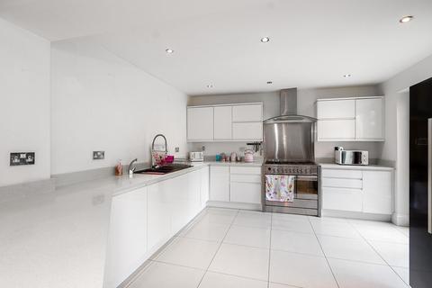 7 bedroom detached house to rent, Hoober Avenue, Sheffield S11