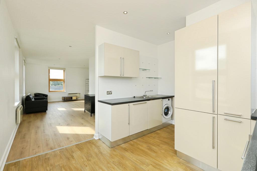 Apartment in South Yorkshire - View 4