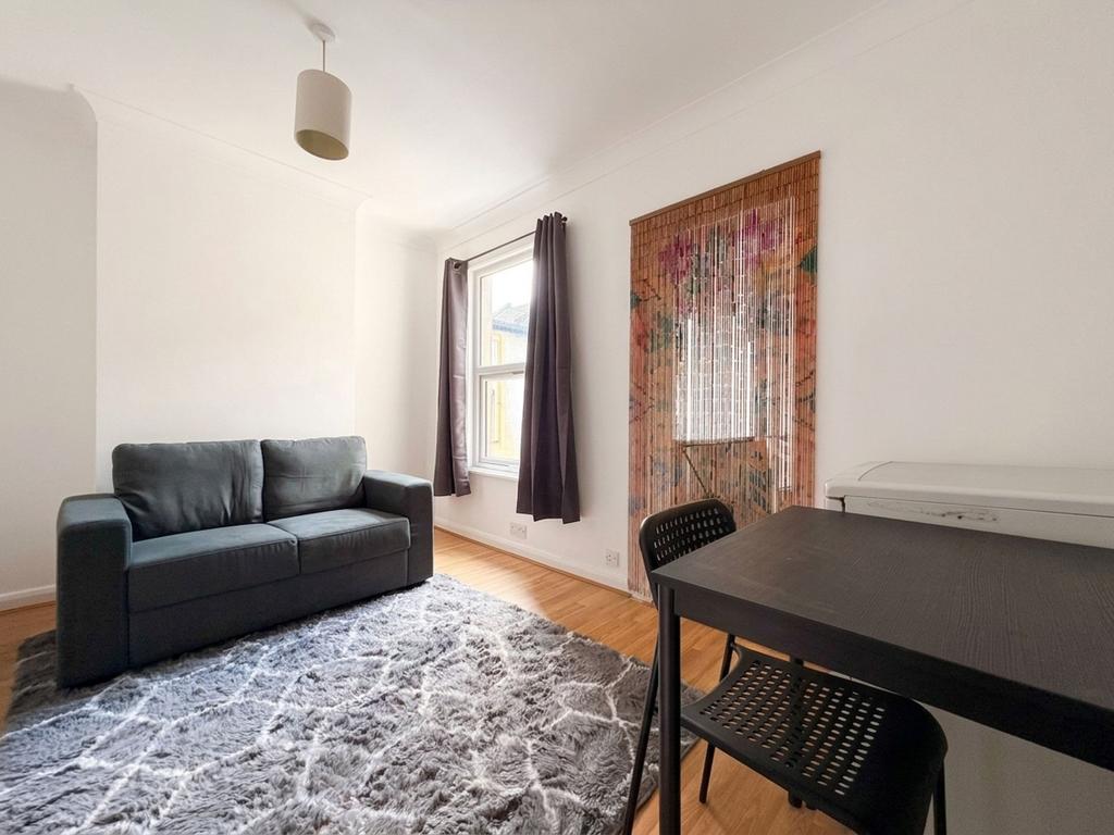 Apartment in Brighton - View 2