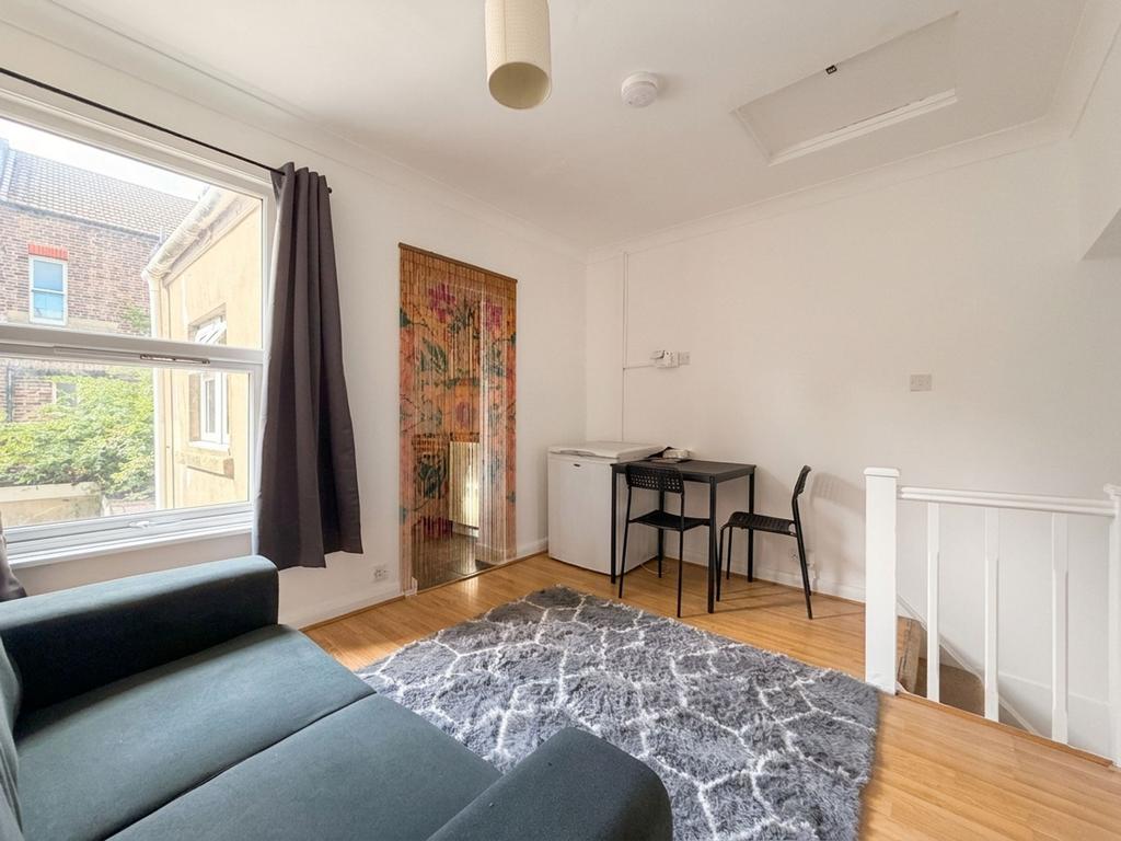Apartment in Brighton - View 3