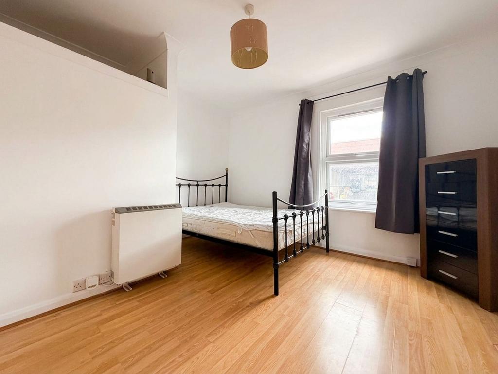 Apartment in Brighton - View 4