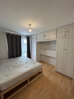 2 bedroom flat to rent, Dellow Close, ILFORD, IG2 7ED