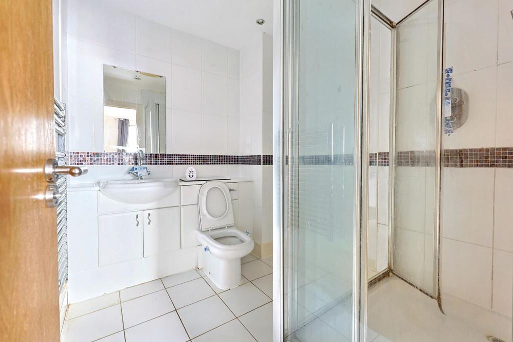 Apartment in Cardiff, Grangetown - View 4