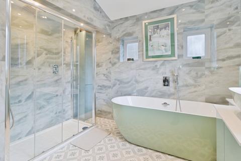 5 bedroom terraced house for sale, Hinstock Road, London, SE18