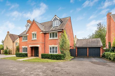 5 bedroom detached house for sale, Restharrow Mead, Bicester, OX26