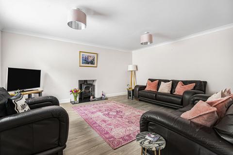 5 bedroom detached house for sale, Restharrow Mead, Bicester, OX26