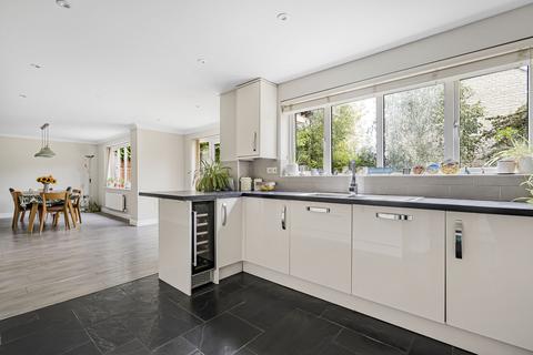 5 bedroom detached house for sale, Restharrow Mead, Bicester, OX26
