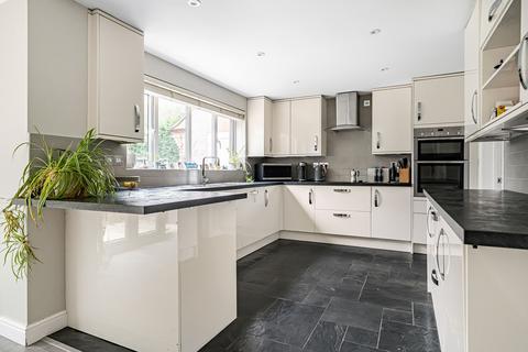 5 bedroom detached house for sale, Restharrow Mead, Bicester, OX26