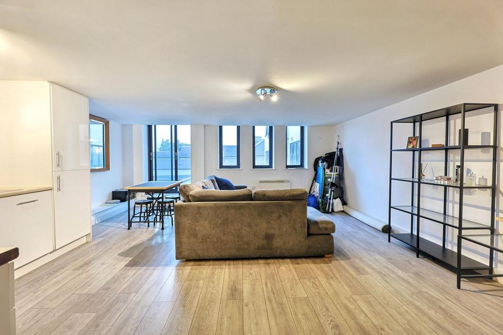 Apartment in Cardiff, The Laundry Quarter, Canton - View 2