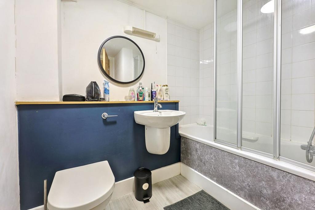 Apartment in Cardiff, The Laundry Quarter, Canton - View 5