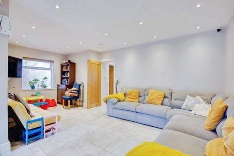 5 bedroom semi-detached house for sale, Melrose Close, Greenford, UB6
