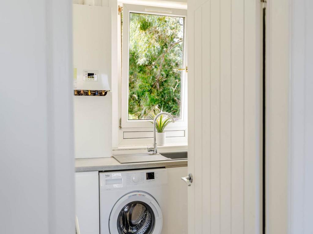 Apartment in Edinburgh, Whitson, Stenhouse, Saughton Mains and Whitson - More