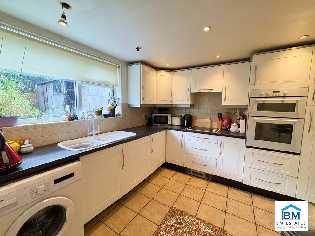 House in Leicester Leicestershire - View 4