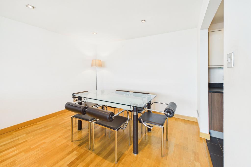 Apartment in Edinburgh, Western Harbour, Leith Harbour & Newhaven - More