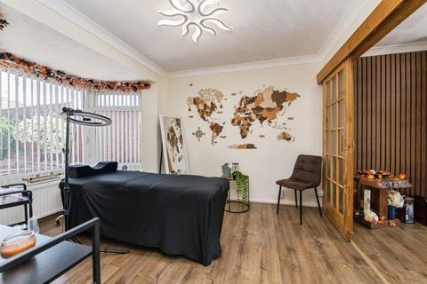 4 bedroom semi-detached house for sale, Mount Wear Square, Exeter