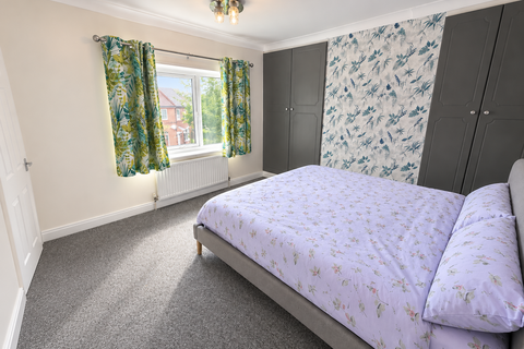 2 bedroom house to rent, Coronation Street, Wakefield, WF2