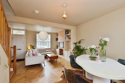 2 bedroom terraced house for sale, High Street, Stony Stratford, Milton Keynes