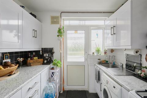 2 bedroom flat for sale, Hartington Road, Chiswick, W4