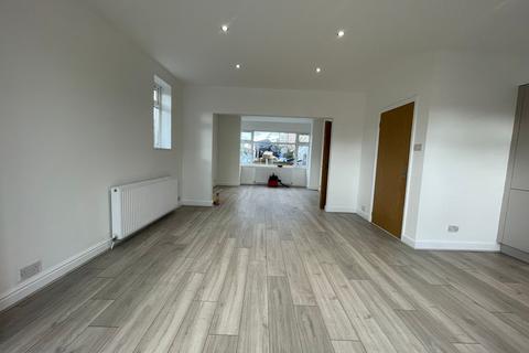 3 bedroom terraced house to rent, Wyre Grove, Hayes, UB3