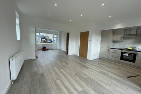 3 bedroom terraced house to rent, Wyre Grove, Hayes, UB3