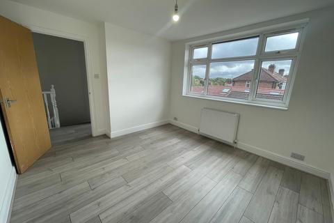 3 bedroom terraced house to rent, Wyre Grove, Hayes, UB3
