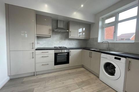 3 bedroom terraced house to rent, Wyre Grove, Hayes, UB3