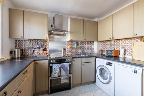 4 bedroom detached house for sale, Ash Grove, Perth