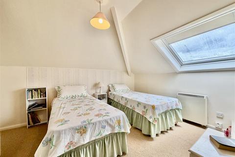 2 bedroom semi-detached bungalow for sale, Goldcrest Court, Netherton HD4